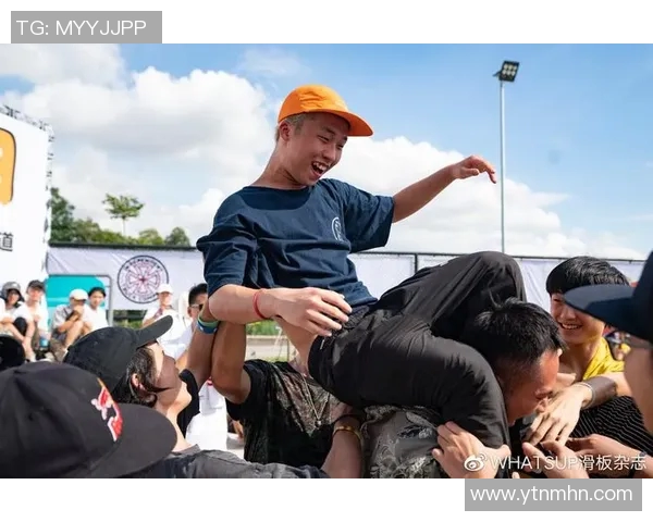 深圳滑板队战术解析与对比探讨：技术与策略的深度剖析