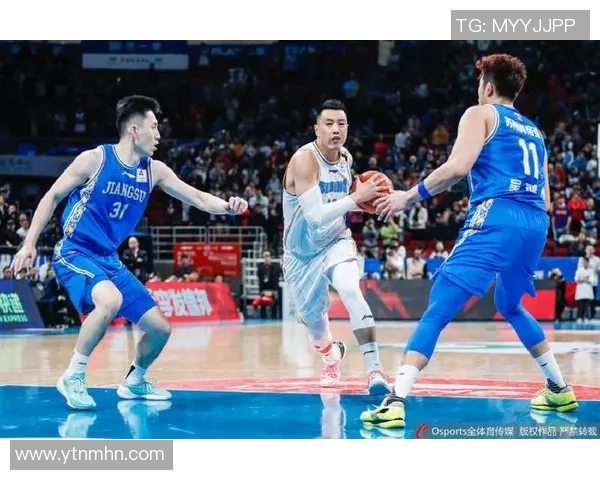 李伟篮球生涯回顾与展望：从青涩少年到职业球员的成长之路