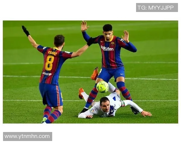 巴萨迎战埃瓦尔央视直播精彩赛事回顾与分析