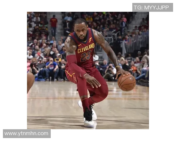 詹姆斯领衔热火对决步行者的精彩对抗赛回顾与分析