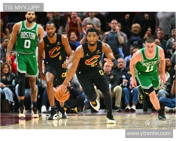 骑士詹姆斯领衔对决独行侠球队精彩瞬间回顾与分析