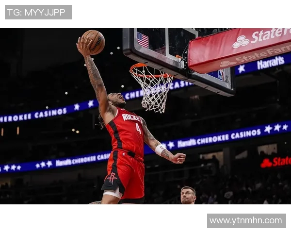 火箭队与雷霆队巅峰对决24日直播精彩赛事回顾与分析