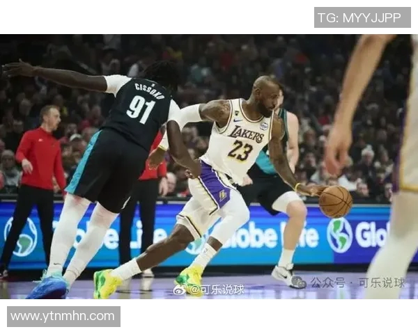 波特兰与洛杉矶激战正酣比分揭晓精彩瞬间回顾