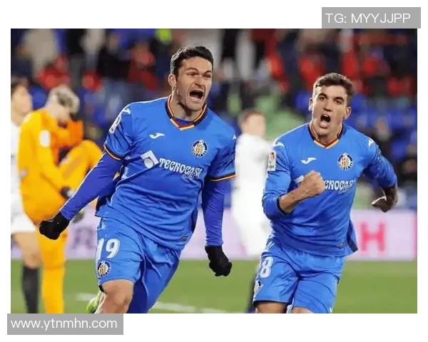 奥萨苏纳迎战社会队争夺西甲联赛关键三分的激烈对决