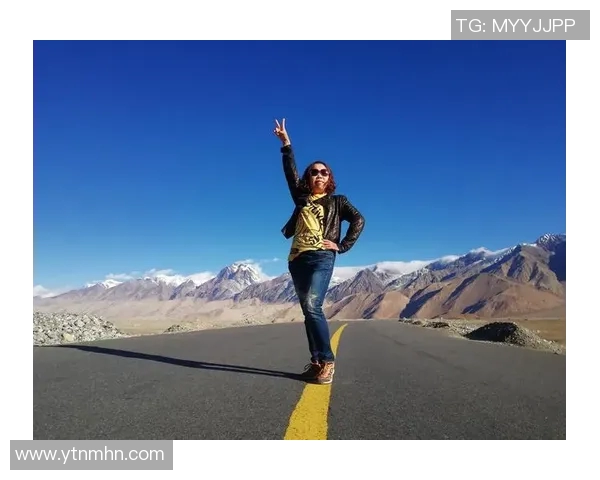 深度对话：周娜在CSGO世界中的成长与挑战之路