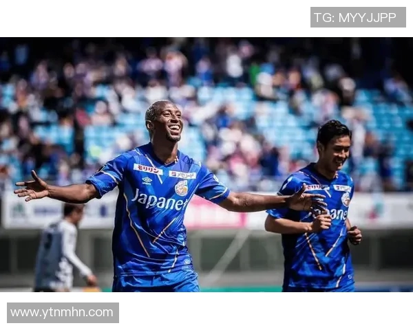 长崎航海与横浜FC的激烈对决谁能在赛场上笑到最后